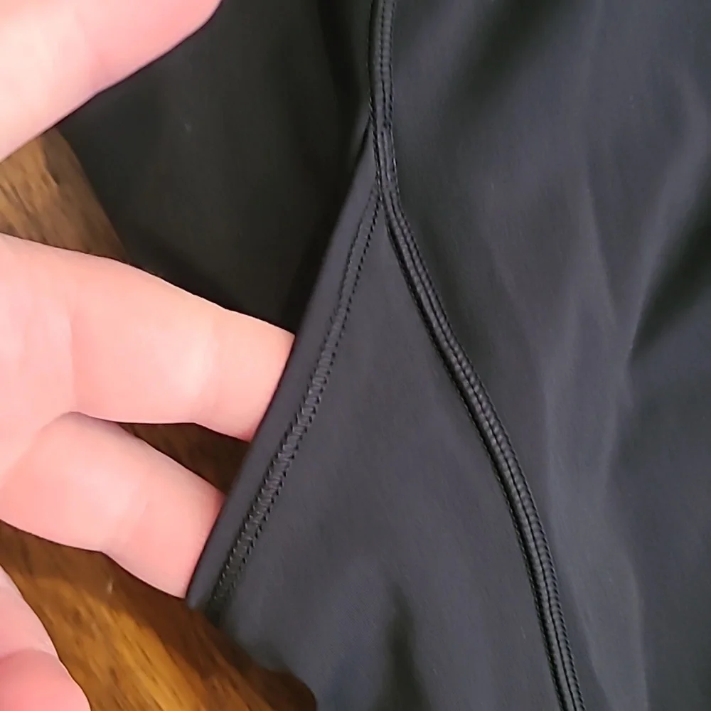 Lululemon high rise crop legging Size 12. - Picture 3 of 6